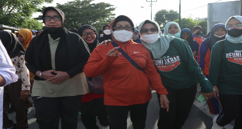 Kegiatan Jalan Santai Milad yang ke 25 MTsN. 4 Kota Palu